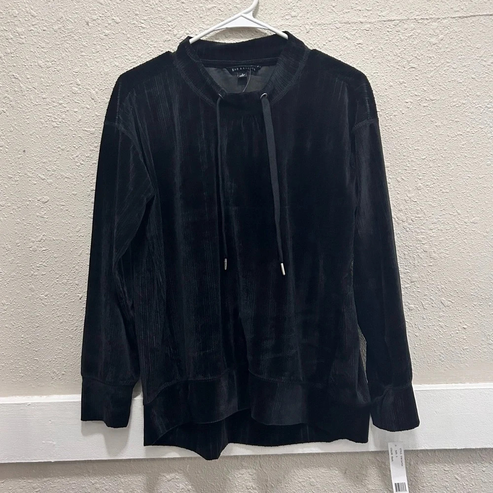 Zac & Rachel Black Velour Ribbed Pullover
